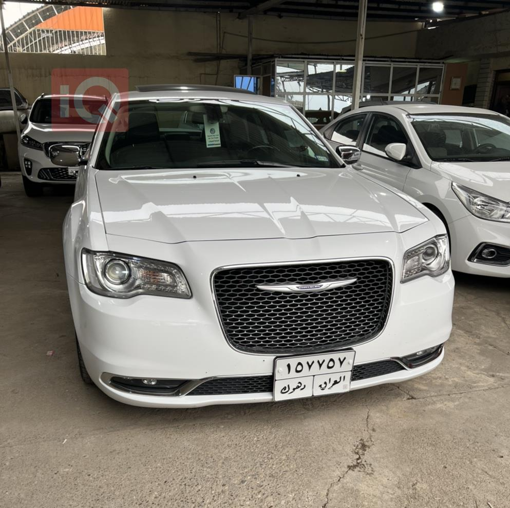 کرایسلەر 300